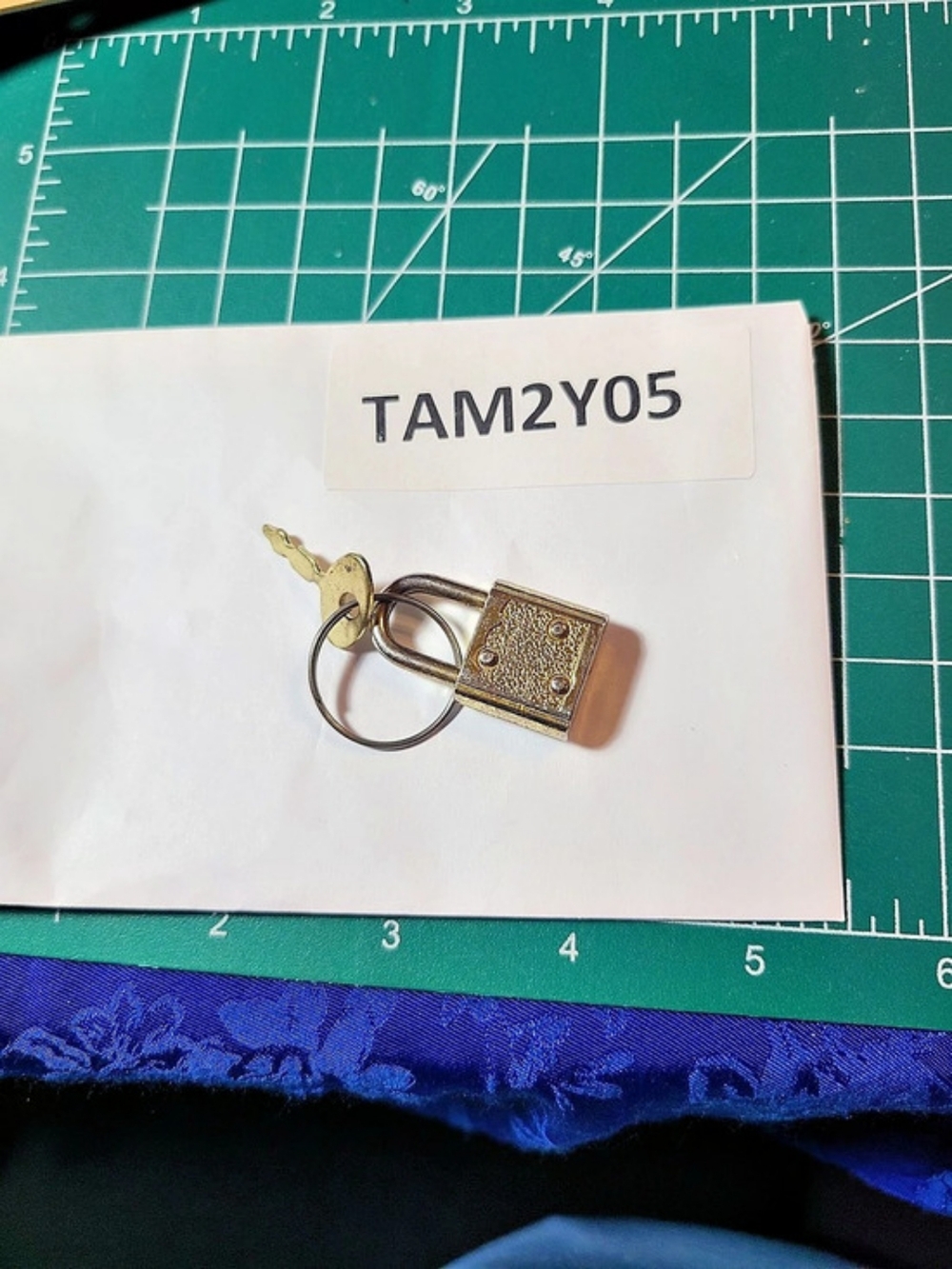 Small Padlock With Key - Picture 8 of 9